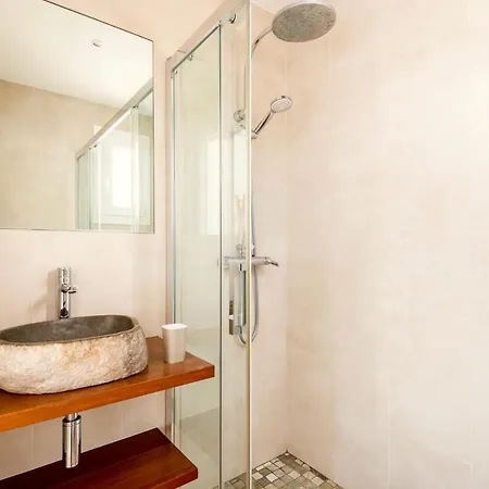 Seafront Bellavista With Heated Pool By Dadovillas Villa *