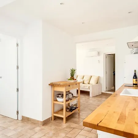 Seafront Bellavista With Heated Pool By Dadovillas *