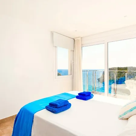 Seafront Bellavista With Heated Pool By Dadovillas Villa *